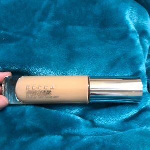 Becca ultimate coverage 24 hour foundation